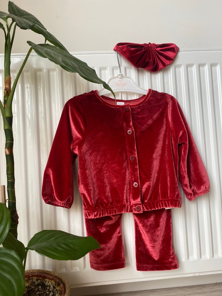Kız Bebek Koyu Kırmızı Düğmeli Takım - Görsel 4