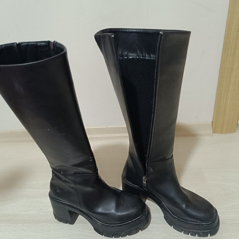 Siyah Tokalı Dizüstü Kadın Bot - Görsel 3