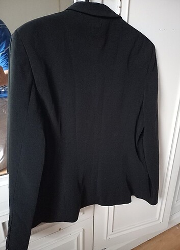 36 Beden siyah Renk Orj.Hugo Boss ceket