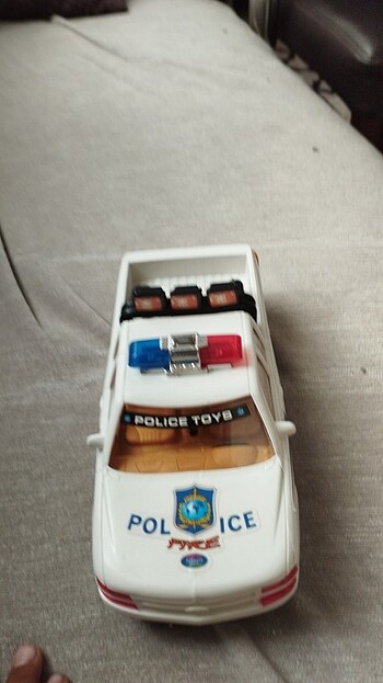  Polis arabası