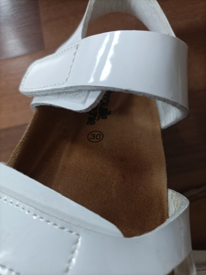 Kız Beyaz Tokalı Rahat Sandalet - Görsel 5