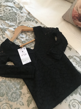 Bershka Bershka dantelli bluz sıfırdır 