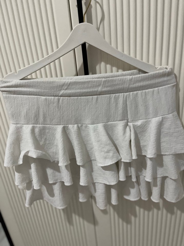 Fırfırlı Beyaz mini etek - Görsel 2