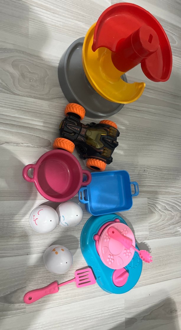 Renkli dönen kule,Oyuncak araba ve tabak Seti — görsel 2/4