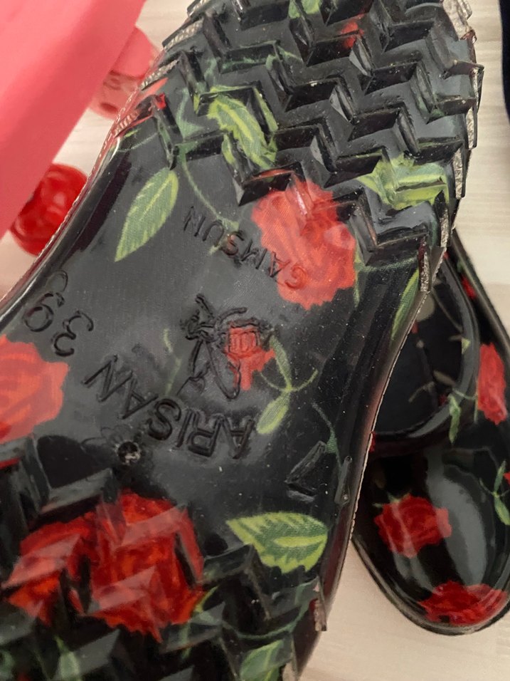 Kırmızı Parlak Çiçek Desenli Dolgu Topuk Kadın Babet - Görsel 2