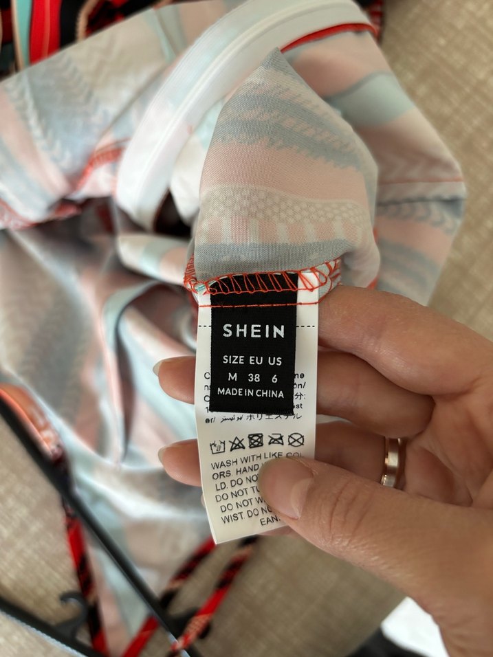 Renkli Piliseli V Yakalı Kadın Mini Tulum - Görsel 5