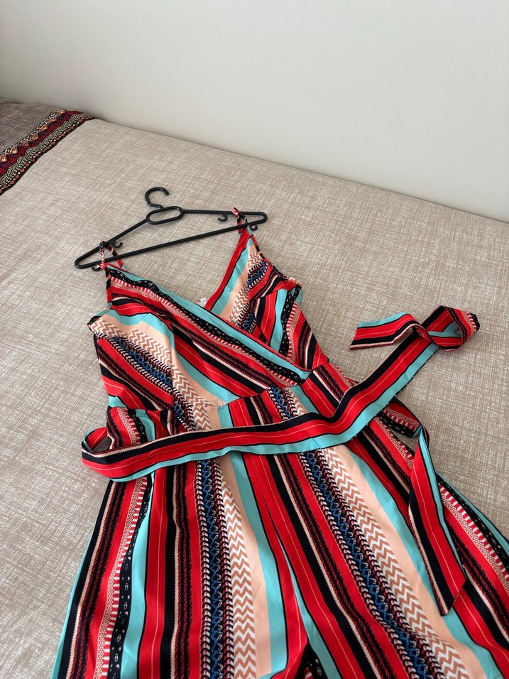 Renkli Piliseli V Yakalı Kadın Mini Tulum - Görsel 4