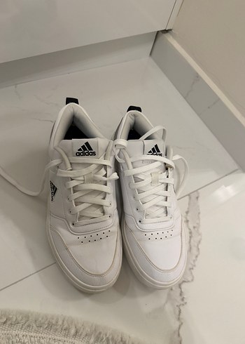 Adidas Beyaz Spor Ayakkabi
