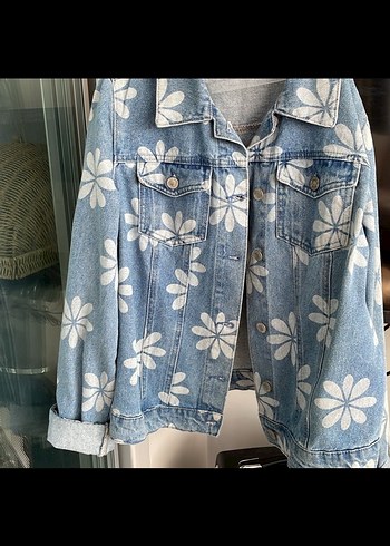 Çiçek Desenli Mavi Kadın Denim Ceket