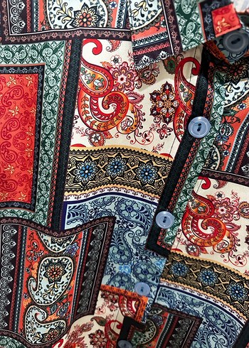 40 Beden Renkli Bohem Desenli Düğmeli Kadın Gömlek