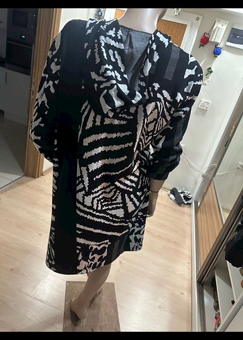42 Beden siyah Renk Zebra Desenli Siyah Uzun Kollu Elbise hırka