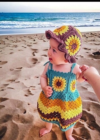 Örgü Tasarım bebek kıyafetleri 