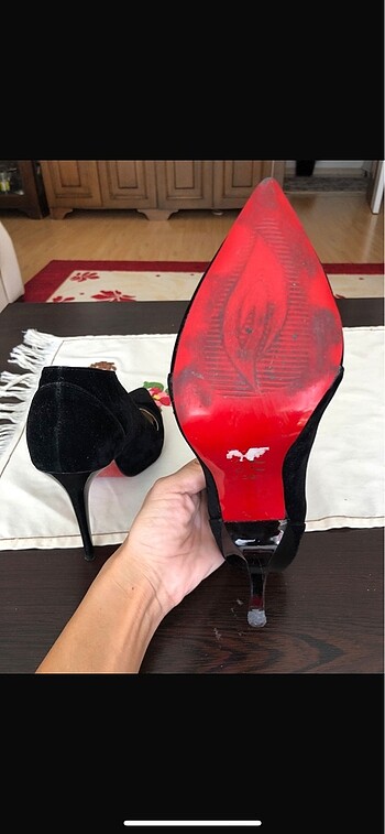 38 Beden Siyah süet stiletto, çok şık ve tarz bir model