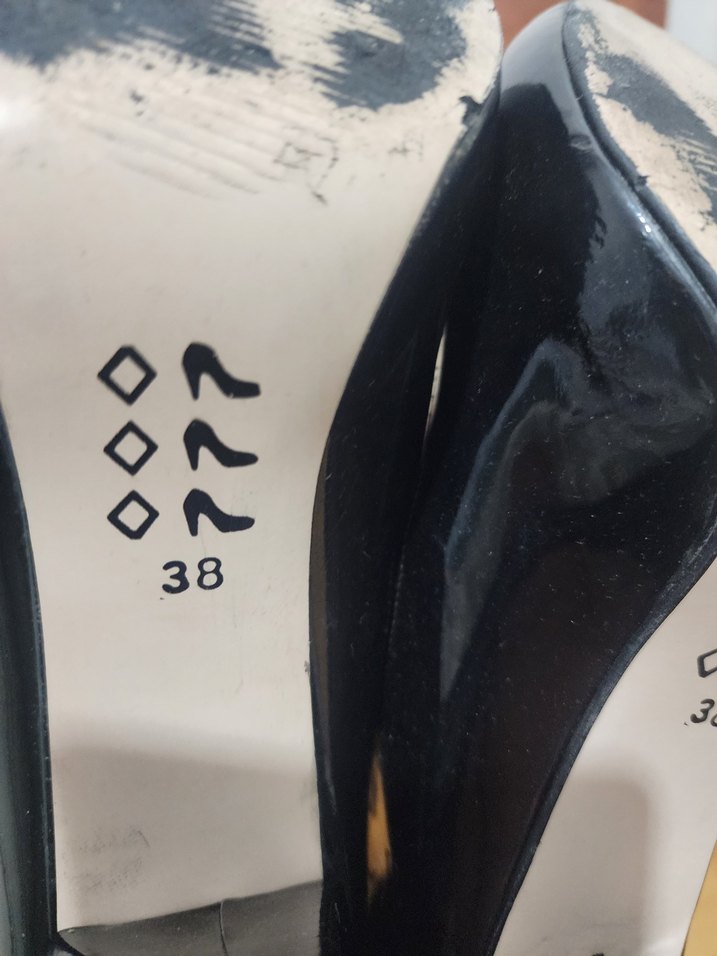 Parlak Siyah Tokalı Stiletto Topuklu Kadın Ayakkabı - Görsel 5