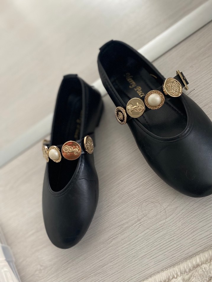 Klasik Siyah Kadın Babetler Altın Tokalı - Görsel 3