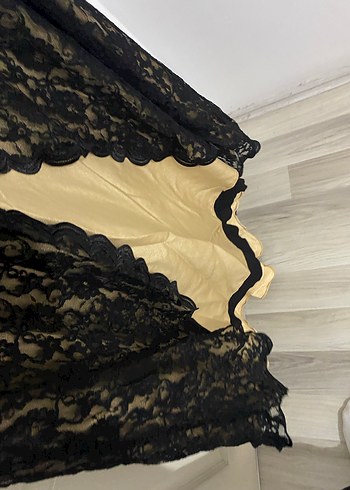 Dantel Detaylı Siyah Yılan Desenli Uzun Elbise - Görsel 7