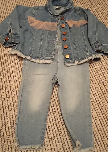 H&M Nakışlı Düğmeli Kız Denim Şort