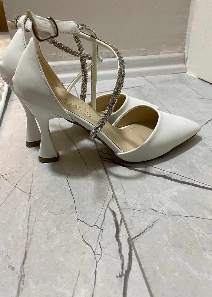 Topuklu ayakkabı - Görsel 2