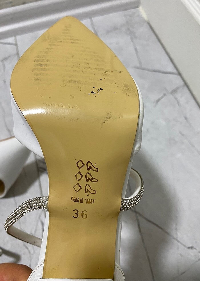 Topuklu ayakkabı - Görsel 3