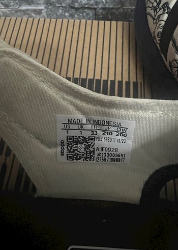 33 Beden çeşitli Renk Beyaz Baskılı Erkek Çocuk Sandalet