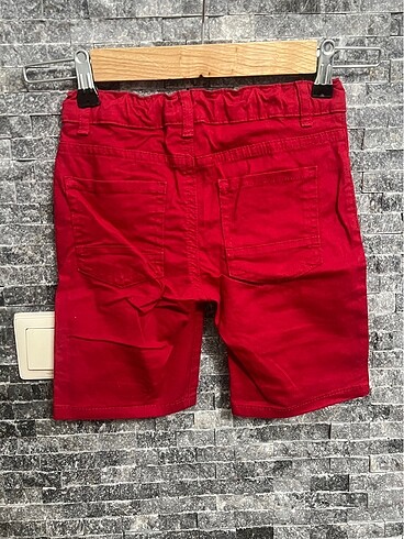 LC Waikiki Kırmızı şort 5-6 yaş