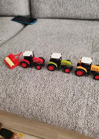 Beden Renkli Mini Oyuncak Traktör Seti