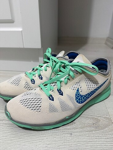 Nike Kadın Nike Spor Ayakkabı