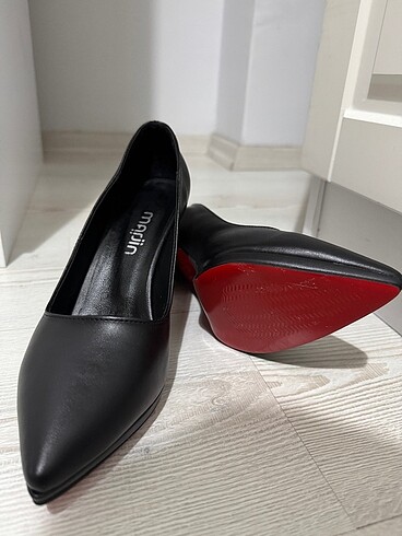 Siyah Kadın Stiletto