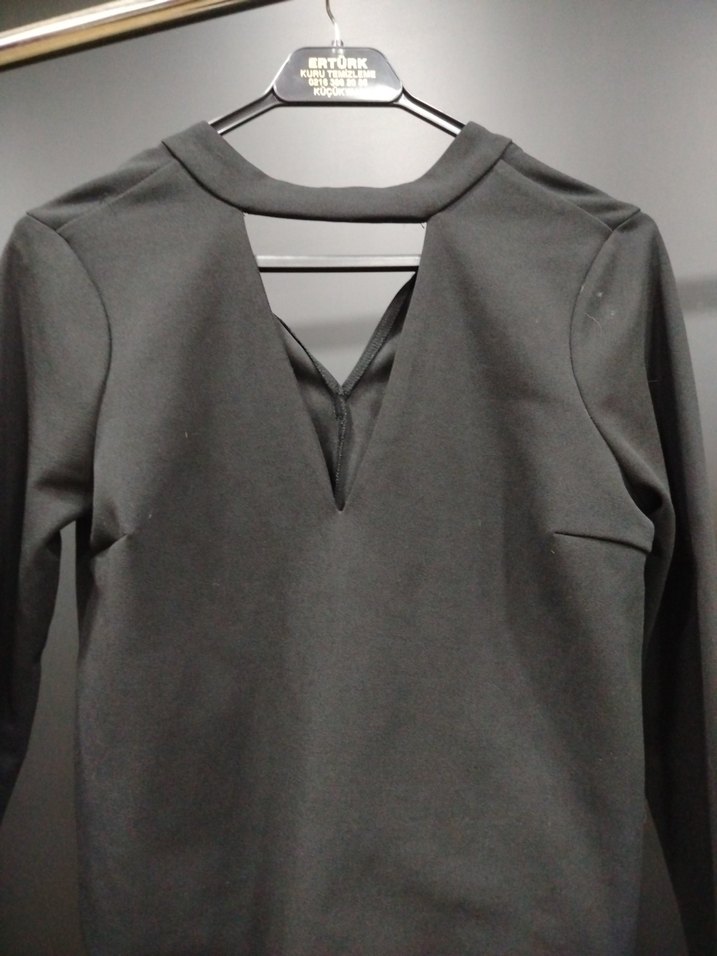 V Yaka Uzun Kollu Siyah Bluz - Görsel 5