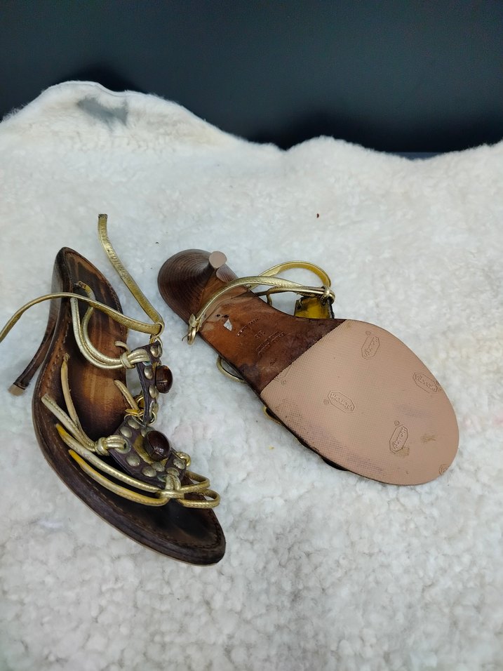 Altın Renkli Bohem Deri Topuklu Sandalet - Görsel 4