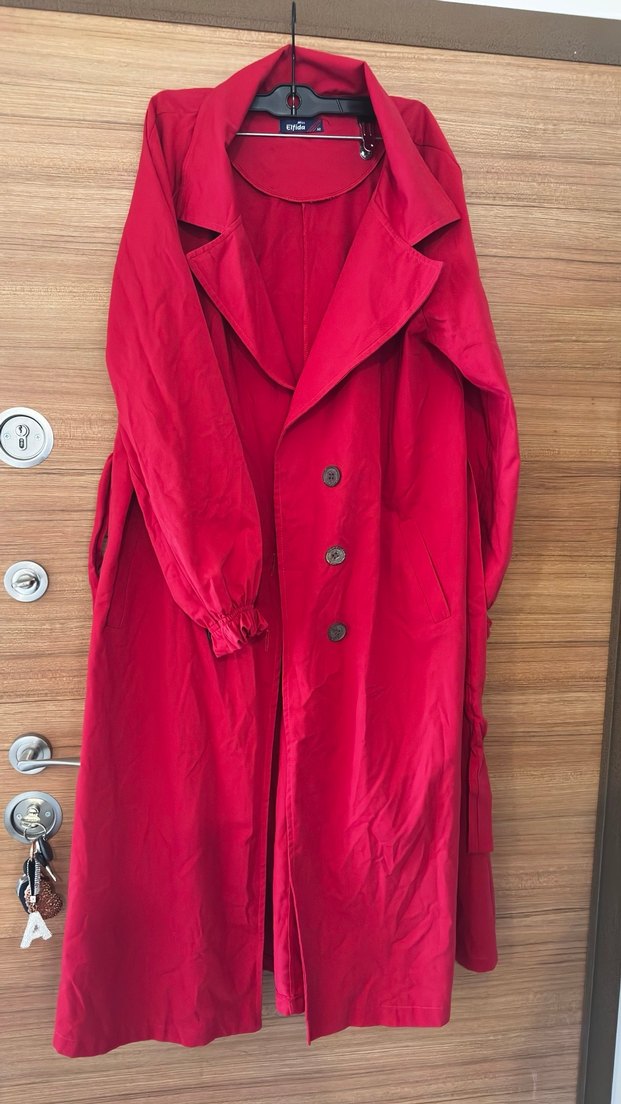 Kırmızı Trençkot - Görsel 3