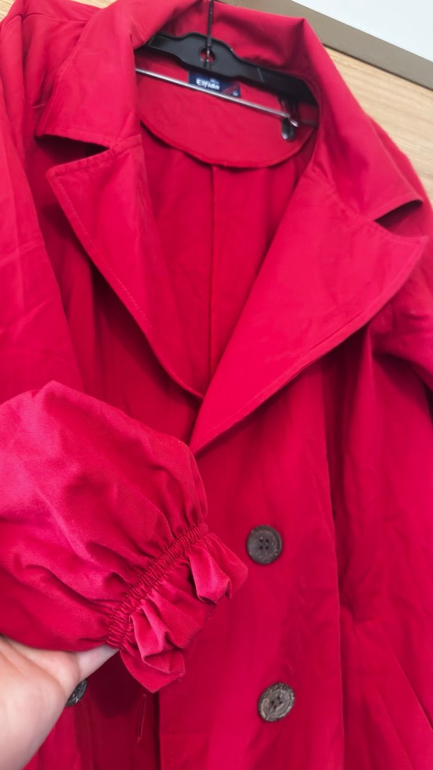 Kırmızı Trençkot - Görsel 4