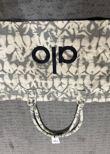 Alo Yoga Gri Batik Desenli Fermuarlı Tote Çanta - Görsel 5