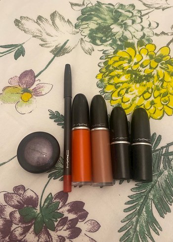 MAC Mat Ruj ve Dudak Kalemi Seti - Görsel 3