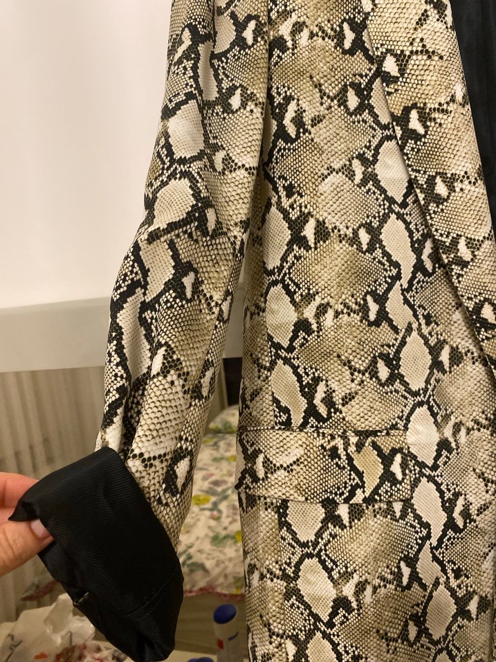 Yılan Desenli Kadın Midi Blazer - Görsel 3