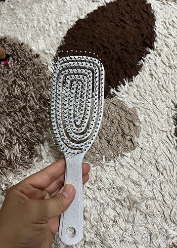 Beyaz Uzun Saplı Saç Fırçası
