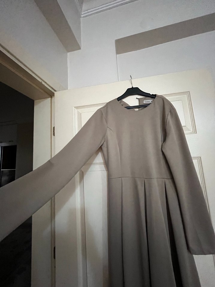 Bej Uzun Kollu Drapeli Kadın Elbise - Görsel 4