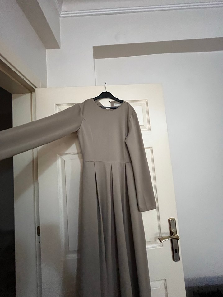 Bej Uzun Kollu Drapeli Kadın Elbise - Görsel 2