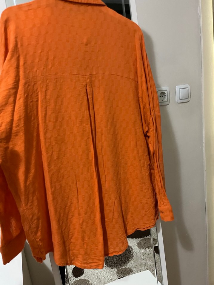 Turuncu Düğmeli Uzun Kollu Keten Gömlek - Görsel 4