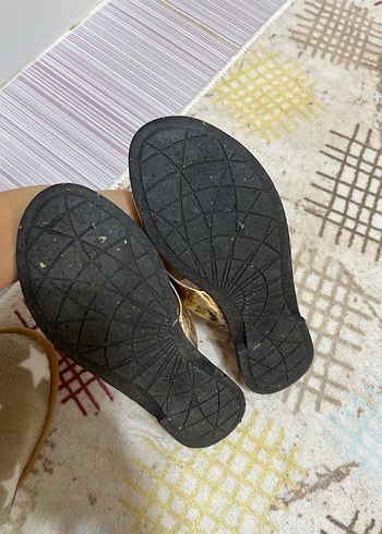 Kadın Altın Renkli Dolgu Topuklu Terlik - Görsel 3