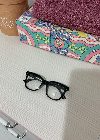  Beden siyah Renk Bershka gözlük