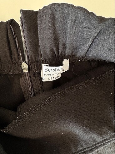 Bershka sort etek