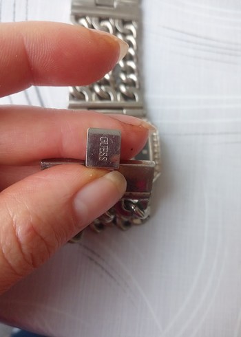 Zincir Detaylı Parlak Gri Kadın Saat - Görsel 5