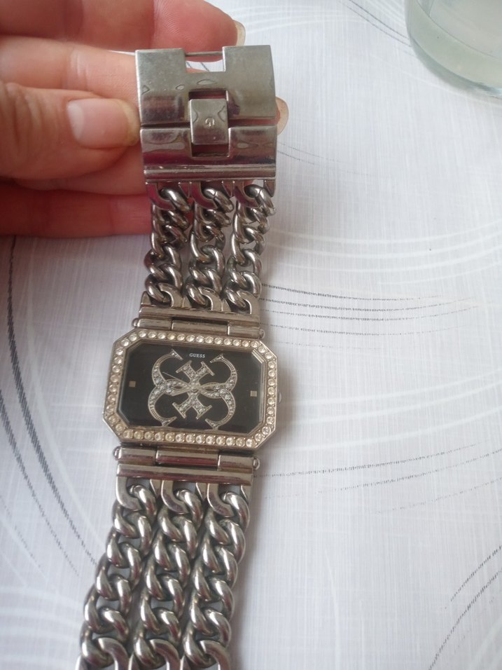 Zincir Detaylı Parlak Gri Kadın Saat - Görsel 4