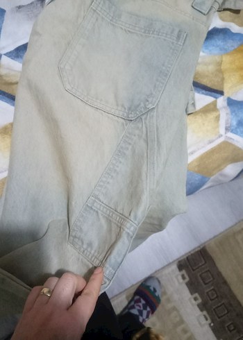 Bershka Gri Mini Düğmeli Kadın Kot Pantolon trent model - Görsel 4