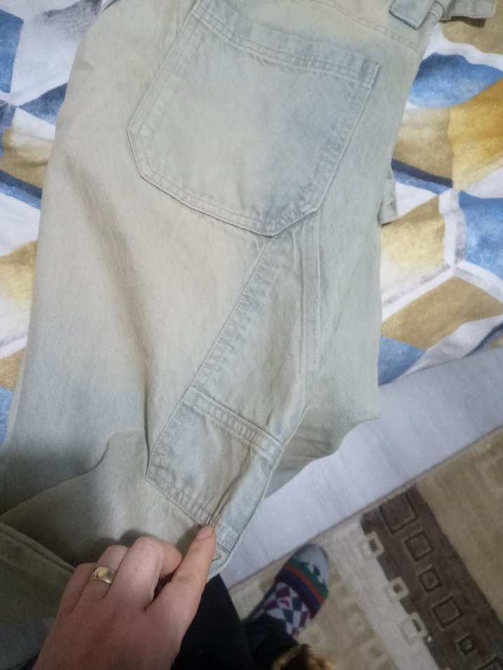 Bershka Gri Mini Düğmeli Kadın Kot Pantolon trent model - Görsel 4