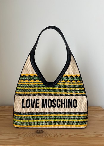 Moschino ürünü