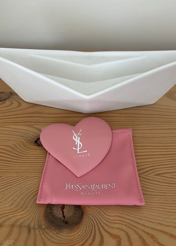 Yves Saint Laurent ürünü