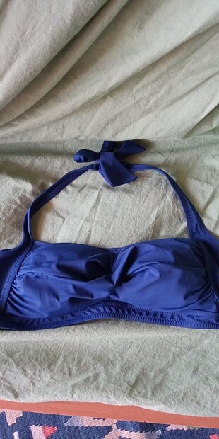 Penti bikini üstü
