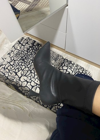 37 Beden siyah Renk Siyah Deri İnce Topuklu Kadın Bot